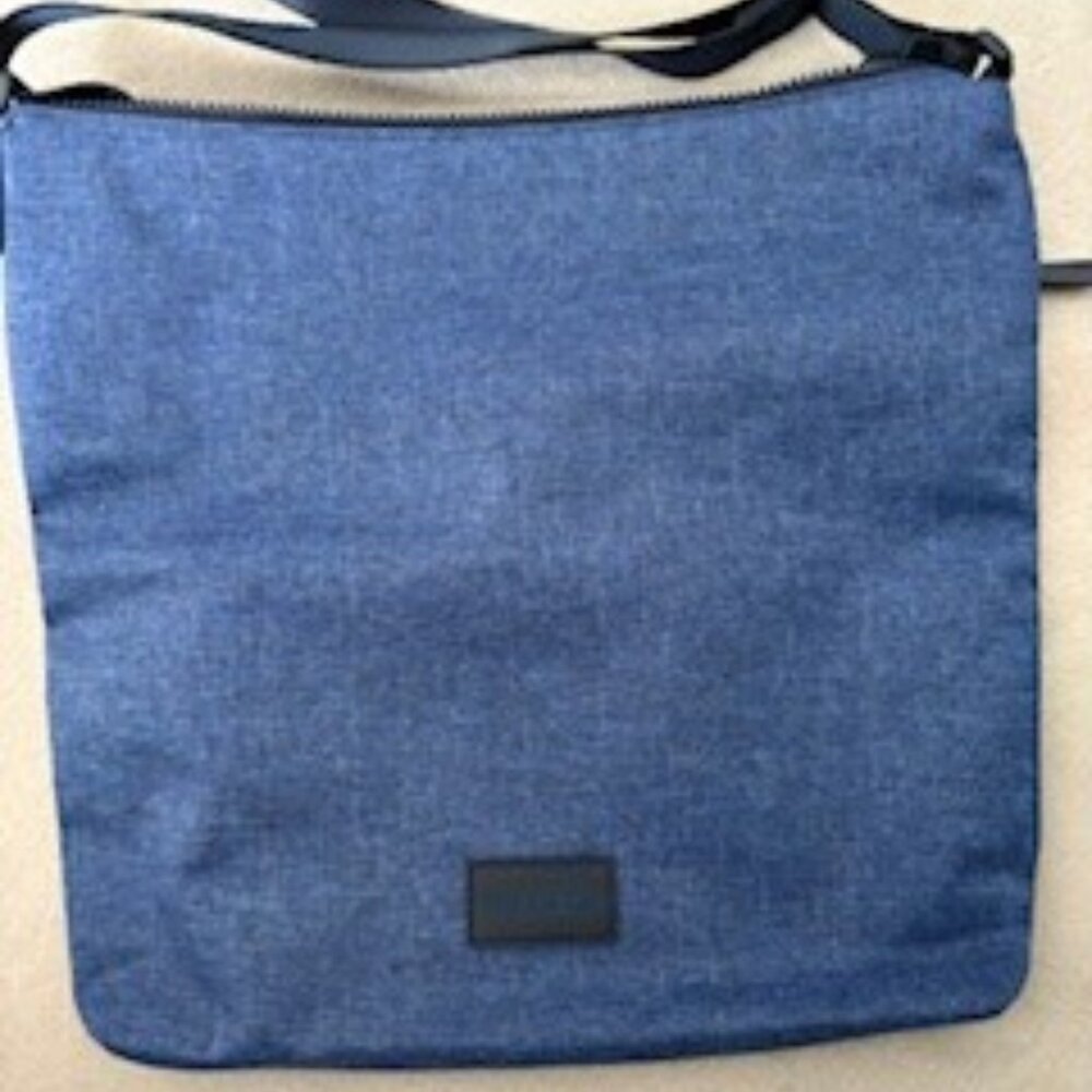 NEW Vera Bradley Reactive Hipster Crossbody - Dark Blue Heather
